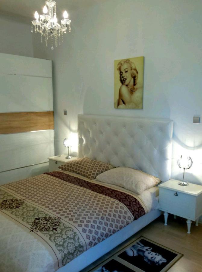 Apartment Ory Near The City Center With Free Parking พูลา ภายนอก รูปภาพ