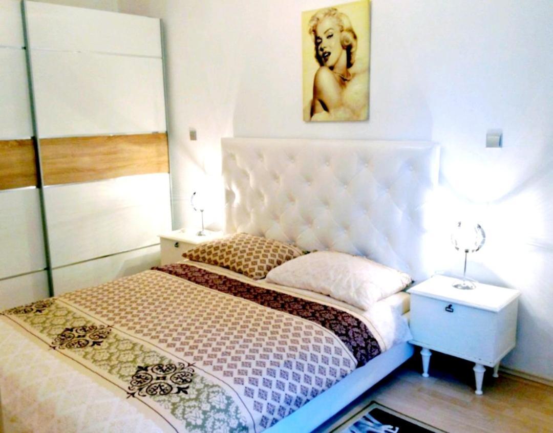 Apartment Ory Near The City Center With Free Parking พูลา ภายนอก รูปภาพ